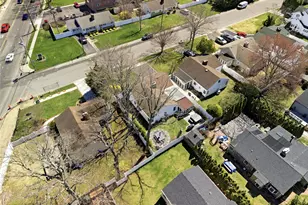 11 Grand Central Ave, Amityville, NY 11701 - Photo 38