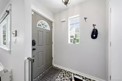 11 Grand Central Avenue, Amityville, NY 11701 - Photo 6