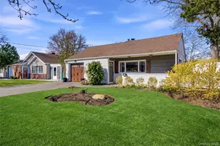 11 Grand Central Ave, Amityville, NY 11701 - Photo 4