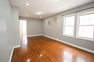 10416 Rosita Rd, Ozone Park, NY 11417 - Photo 18