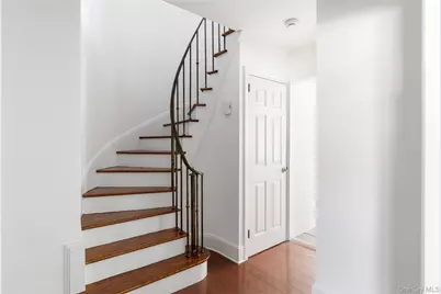 66 Wyatt Road, Garden City, NY 11530 - Photo 18