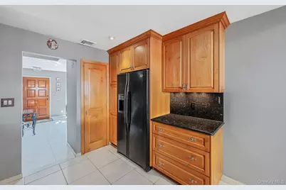 257 Garden City Road, Franklin Square, NY 11010 - Photo 24