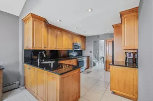 257 Garden City Rd, Franklin Square, NY 11010 - Photo 22