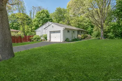 103 Gates Avenue, Central Islip, NY 11722 - Photo 24