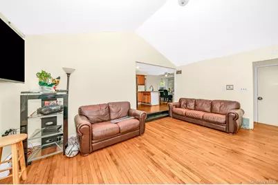 103 Gates Avenue, Central Islip, NY 11722 - Photo 4