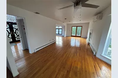 31 Woodward Street, Roslyn Heights, NY 11577 - Photo 6