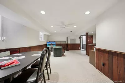 12 Sutton Place, Rockville Centre, NY 11570 - Photo 24