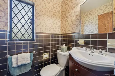 12 Sutton Place, Rockville Centre, NY 11570 - Photo 10