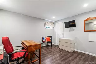 144 Washington Ave, Wheatley Heights, NY 11798 - Photo 18
