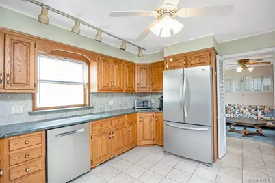 95 Elm Drive N, Levittown, NY 11756 - Photo 8