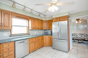 95 Elm Dr N, Levittown, NY 11756 - Photo 8