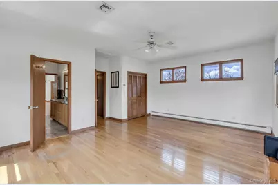 8 Adelphi Street, Islip, NY 11751 - Photo 18