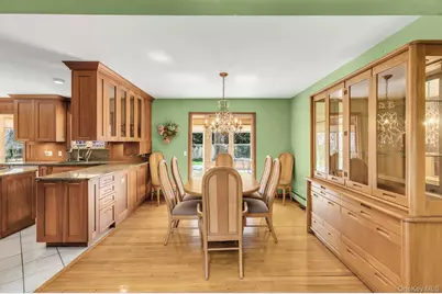 8 Adelphi Street, Islip, NY 11751 - Photo 6