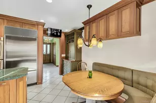 8 Adelphi St, Islip, NY 11751 - Photo 10