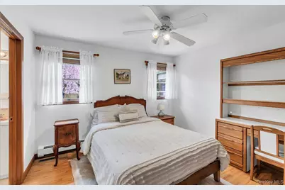 8 Adelphi Street, Islip, NY 11751 - Photo 22