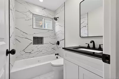 15 Lindsay Street, Huntington, NY 11743 - Photo 18