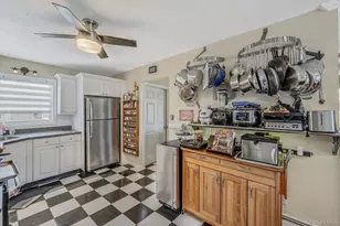 7 Hollywood Dr, Shirley, NY 11967 - Photo 10