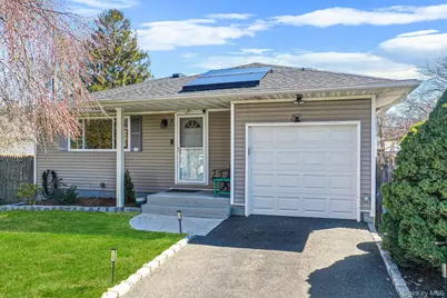 7 Hollywood Drive, Shirley, NY 11967 - Photo 2