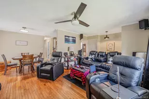 7 Hollywood Dr, Shirley, NY 11967 - Photo 6