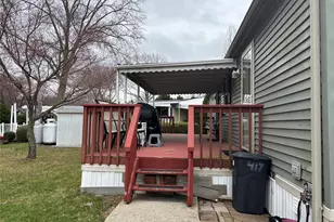 1661 Old Country Rd, Riverhead, NY 11901 - Photo 4