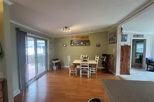 1661 Old Country Rd, Riverhead, NY 11901 - Photo 12