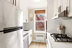 601 Kappock St, Bronx, NY 10463 - Photo 2