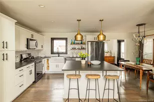 352 Columbia St, Hudson, NY 12534 - Photo 10