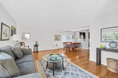 65 Patton Boulevard, New Hyde Park, NY 11040 - Photo 4
