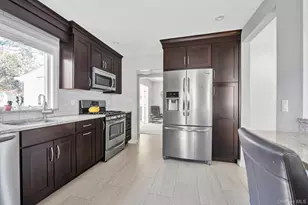 65 Patton Blvd, New Hyde Park, NY 11040 - Photo 10
