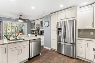 204 Mountain Ridge Dr, Mount Sinai, NY 11766 - Photo 4