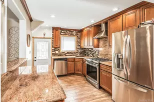 18-08 Murray St, Whitestone, NY 11357 - Photo 4