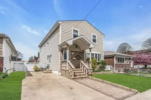 18-08 Murray St, Whitestone, NY 11357 - Photo 2
