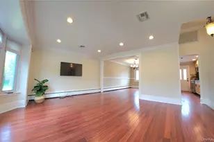 244 Martin Dr, Syosset, NY 11791 - Photo 4