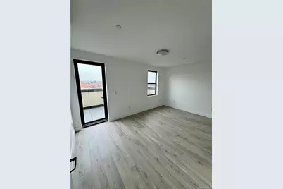 8403 Lander, Briarwood, NY 11435 - Photo 10