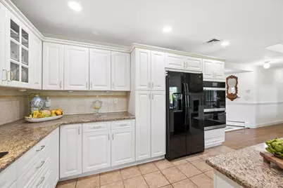 33 King Arthur Court, New City, NY 10956 - Photo 18