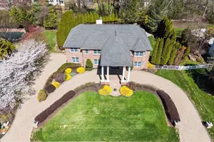 33 King Arthur Ct, New City, NY 10956 - Photo 2