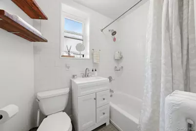 35 S Devoe Avenue, Yonkers, NY 10705 - Photo 8