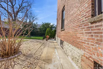 35 S Devoe Avenue, Yonkers, NY 10705 - Photo 22
