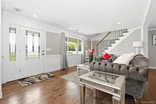 23 Haide Pl, East Islip, NY 11730 - Photo 10