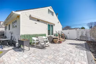 84 Rhoda Avenue, North Babylon, NY 11703 - Photo 18