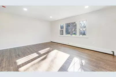 15 Whiteford Drive, Pleasant Valley, NY 12569 - Photo 4