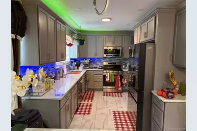 2518 Deerfield Road, Far Rockaway, NY 11691 - Photo 2