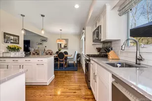 8 Bass Ct, Huntington, NY 11743 - Photo 8