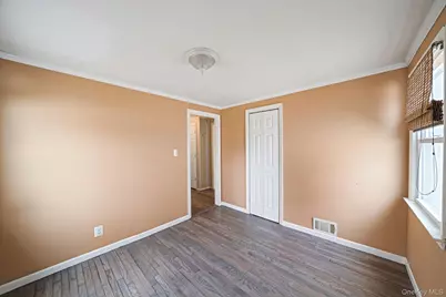 23 Lakewood Avenue, Ronkonkoma, NY 11779 - Photo 14