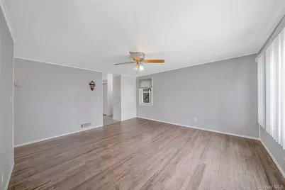 23 Lakewood Avenue, Ronkonkoma, NY 11779 - Photo 4