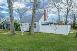 23 Lakewood Ave, Ronkonkoma, NY 11779 - Photo 2