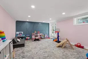 8 Astro Pl, Dix Hills, NY 11746 - Photo 30