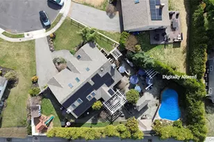 12 Kingswood Cir, Old Bethpage, NY 11804 - Photo 36