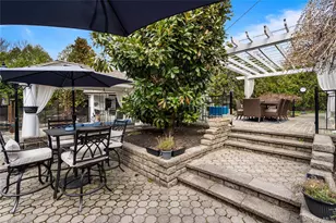 12 Kingswood Cir, Old Bethpage, NY 11804 - Photo 34
