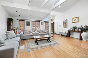 12 Kingswood Cir, Old Bethpage, NY 11804 - Photo 4